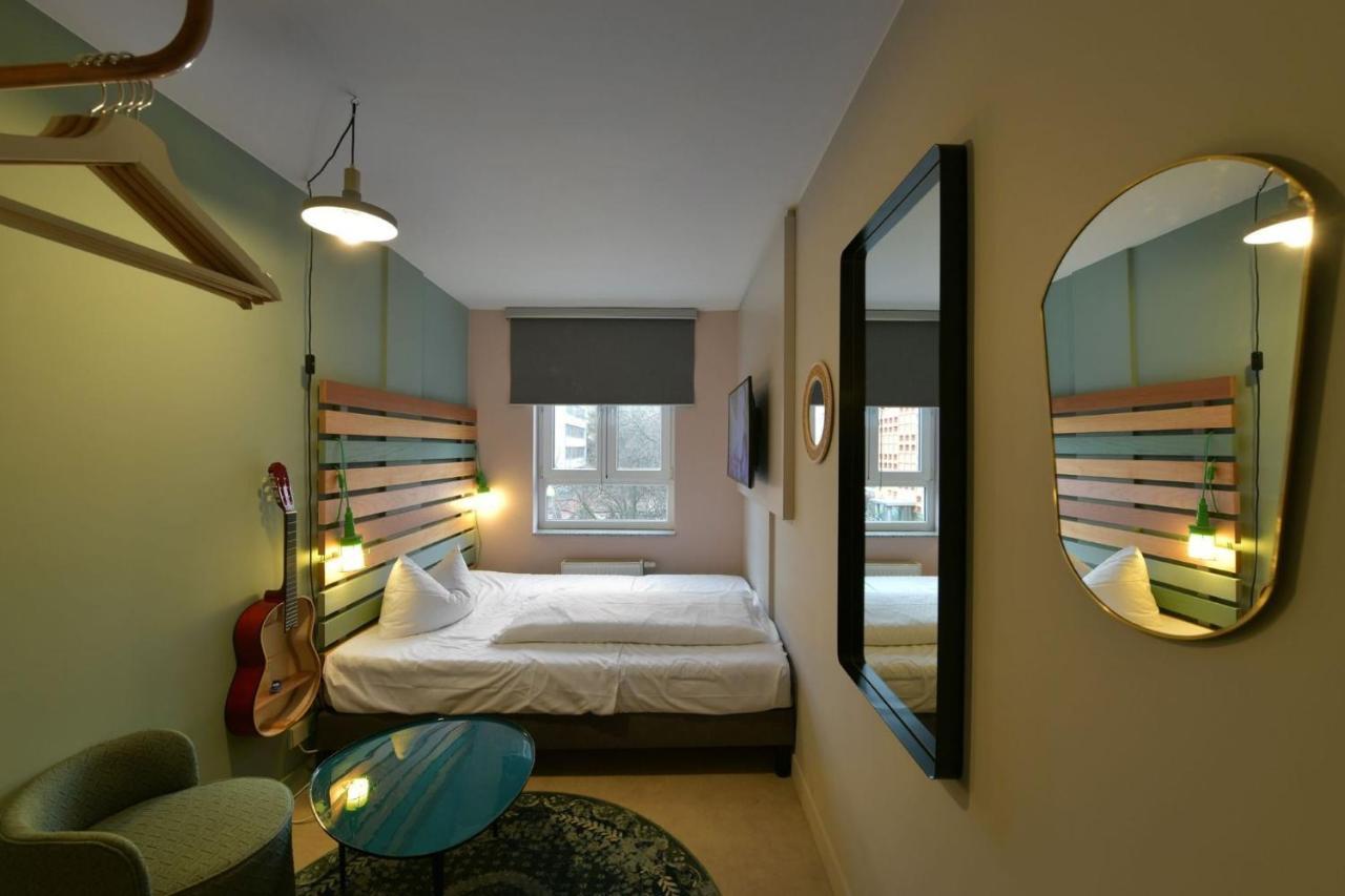 Single Room,1589132192:JPEG